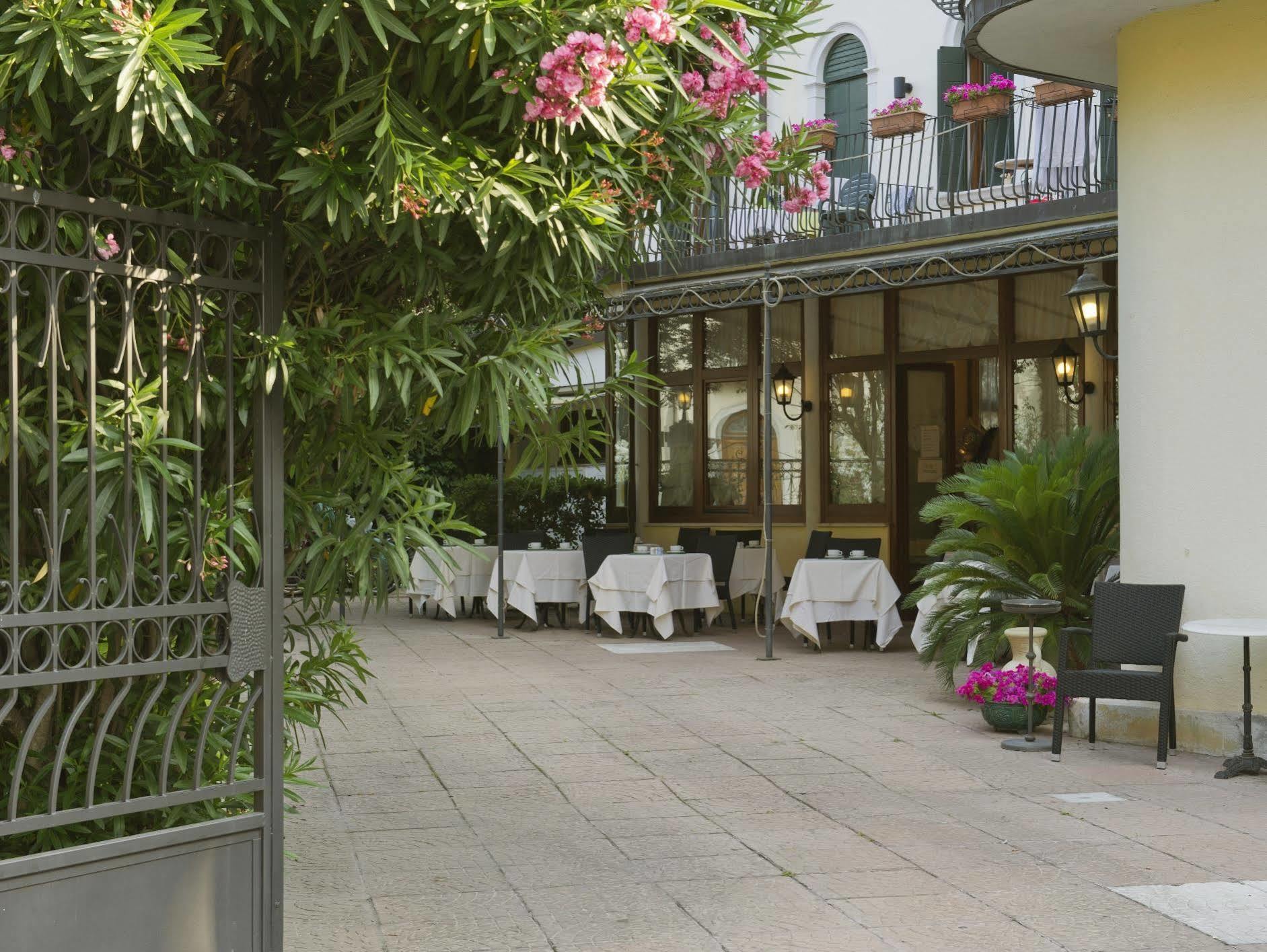 Hotel Villa Edera Lido di Venezia Luaran gambar